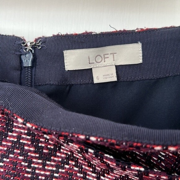 LOFT Faux-Wrap Skirt, Burgundy Maroon Tapestry, Size 6 - Picture 3 of 7